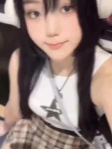 校园公交车  露脸